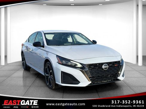 Used 2024 Nissan Altima 2.5 SR FWD image 1