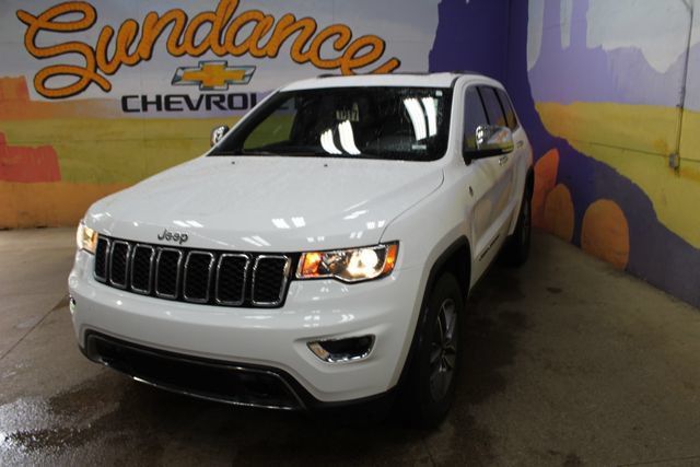Used 2021 Jeep Grand Cherokee Limited w/ Luxury Group II AWD/4WD image 4