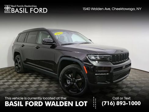 Used 2023 Jeep Grand Cherokee L Limited w/ Black Appearance Package AWD/4WD image 1