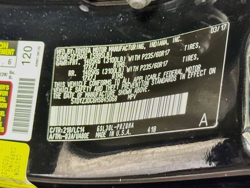 Used 2017 Toyota Sienna XLE w/ XLE Navigation Package FWD image 38