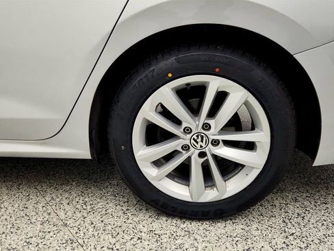 Used 2021 Volkswagen Passat 2.0T S image 9