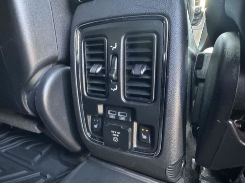 Used 2017 Jeep Grand Cherokee Limited AWD/4WD image 30