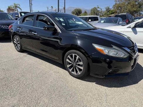 Used 2017 Nissan Altima 2.5 SV FWD image 10