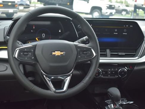 New 2026 Chevrolet Trax LT w/ LT Convenience Package FWD image 21