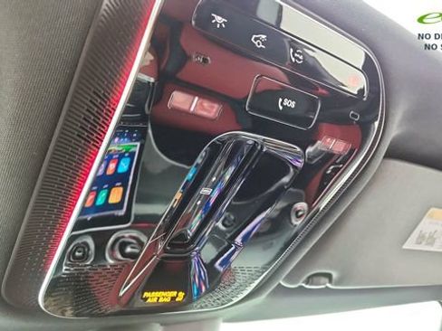 Used 2025 Mercedes-Benz GLC 300 4MATIC image 53