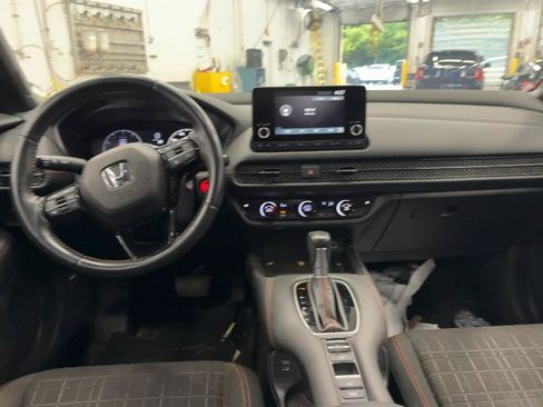 Used 2025 Honda HR-V Sport image 4
