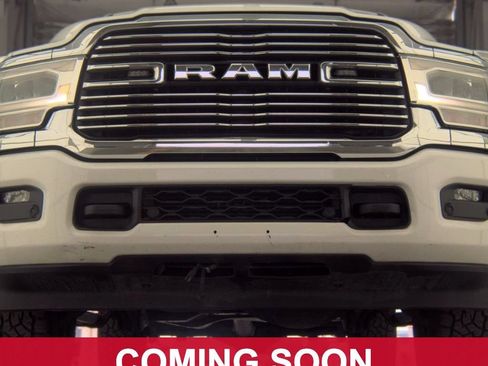 Used 2022 RAM 2500 Laramie AWD/4WD image 2