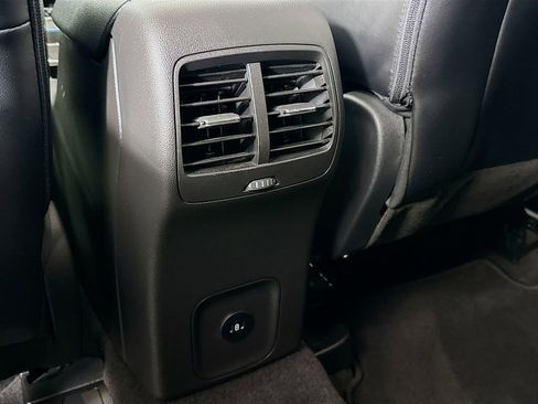 Used 2025 Ford Escape Platinum image 28