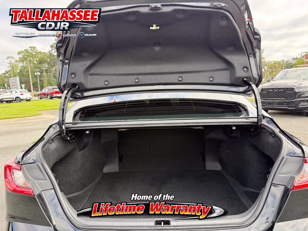 Used 2025 Toyota Camry SE w/ Convenience Package FWD image 15