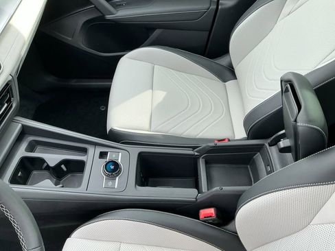 New 2025 Volkswagen Tiguan SE image 24