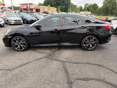 Used 2019 Honda Civic Sport image 2