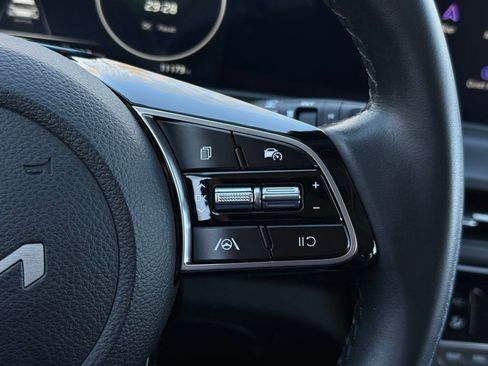 Certified 2024 Kia Seltos X-Line image 29