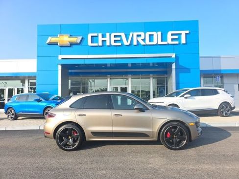 Used 2016 Porsche Macan Turbo AWD/4WD image 2