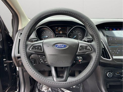Used 2017 Ford Focus SE FWD image 16