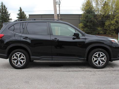 Used 2024 Subaru Forester Premium AWD/4WD image 6