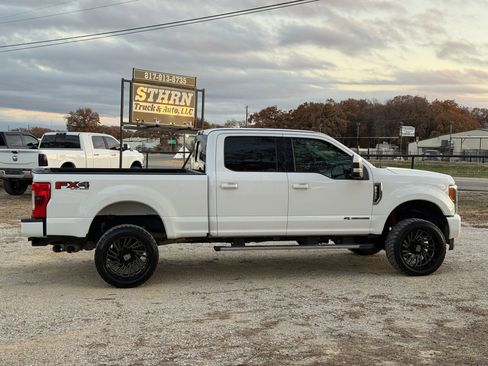 Used 2017 Ford F250 Lariat w/ Lariat Value Package image 8