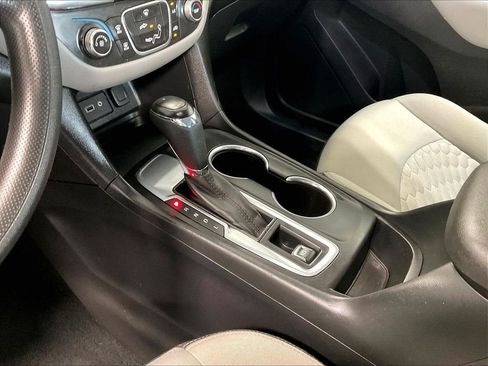 Used 2019 Chevrolet Equinox LS FWD image 21