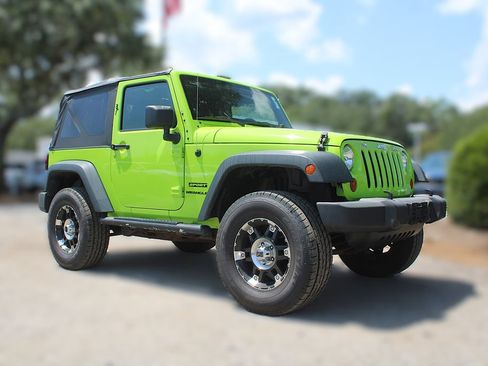 Used 2013 Jeep Wrangler Sport AWD/4WD image 3