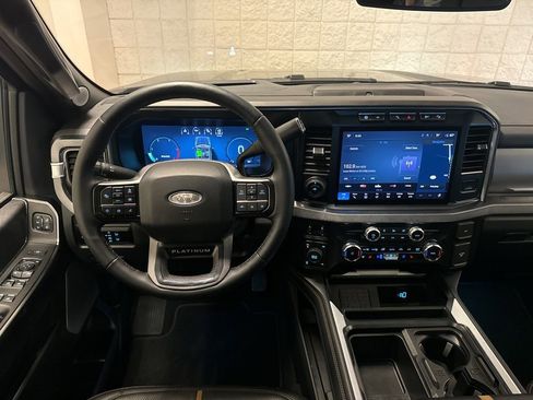 Used 2024 Ford F250 Platinum AWD/4WD image 5