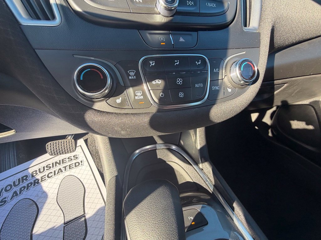 Used 2025 Chevrolet Malibu LT FWD image 20