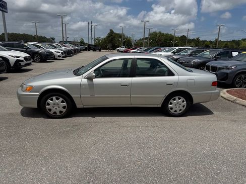Used 2000 Toyota Camry LE FWD image 10