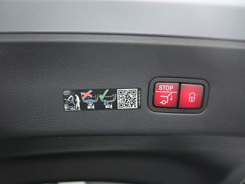 Used 2024 Mercedes-Benz GLC 300 4MATIC image 27