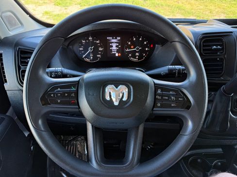 Used 2025 RAM ProMaster 2500 w/ Convenience Group image 27