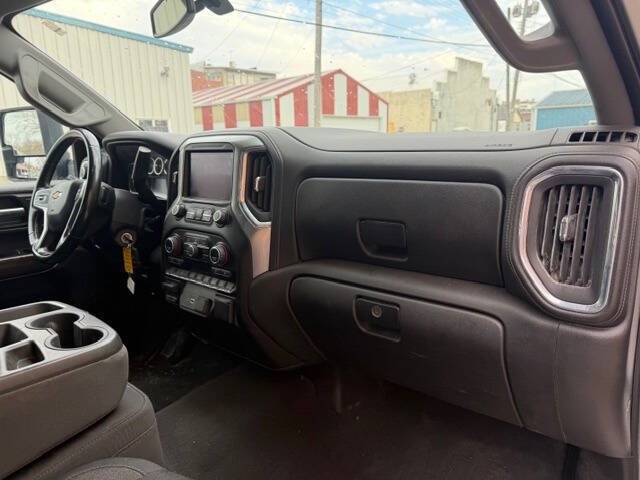 Used 2023 Chevrolet Silverado 2500 LT AWD/4WD image 19