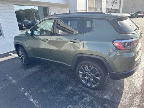 Used 2021 Jeep Compass Latitude w/ Sun and Sound Group AWD/4WD image 3