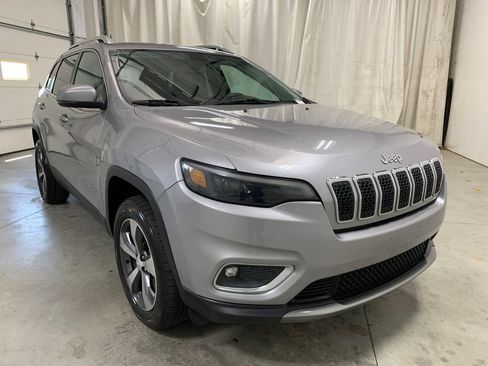 Used 2019 Jeep Cherokee Limited AWD/4WD image 2