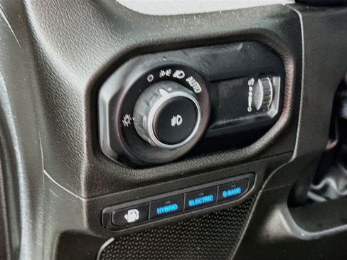 Used 2024 Jeep Wrangler Unlimited AWD/4WD image 12