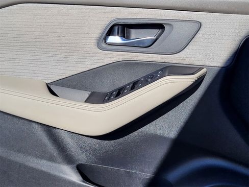 Used 2021 Nissan Rogue SV image 20