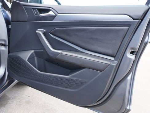 Used 2023 Volkswagen Jetta SE image 24