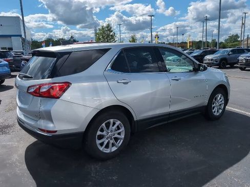 Used 2020 Chevrolet Equinox LT w/ Driver Convenience Package FWD image 3