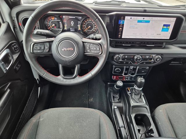 Used 2024 Jeep Wrangler Unlimited Rubicon AWD/4WD image 15