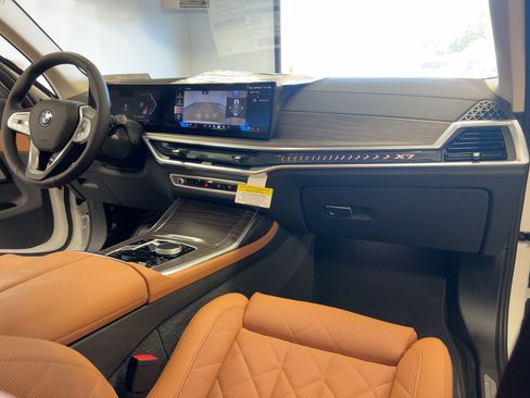 New 2026 BMW X7 xDrive40i image 29