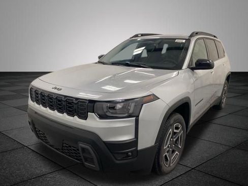 Used 2026 Jeep Cherokee Laredo AWD/4WD image 3
