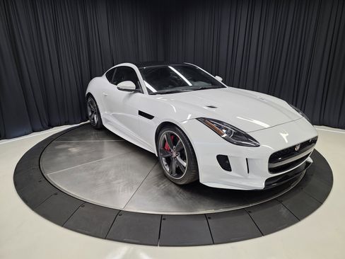 Used 2016 Jaguar F-TYPE R image 4