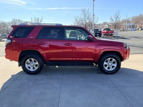 Used 2014 Toyota 4Runner SR5 image 4