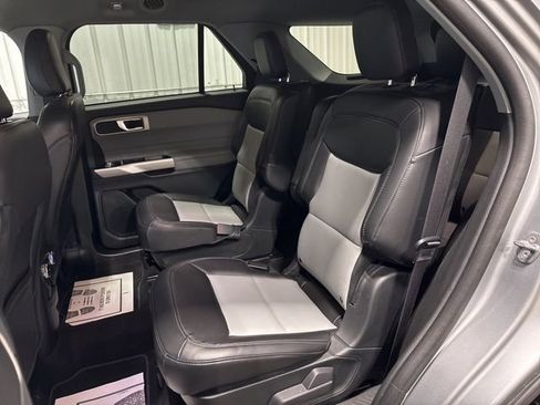 Used 2023 Ford Explorer XLT w/ Equipment Group 202A image 18