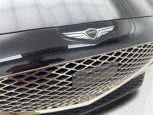 Used 2025 Genesis G70 2.5T image 25