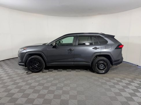 Used 2021 Toyota RAV4 LE FWD image 2