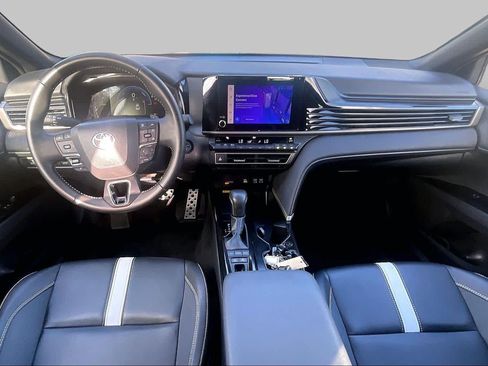 Used 2025 Toyota Camry SE FWD image 15