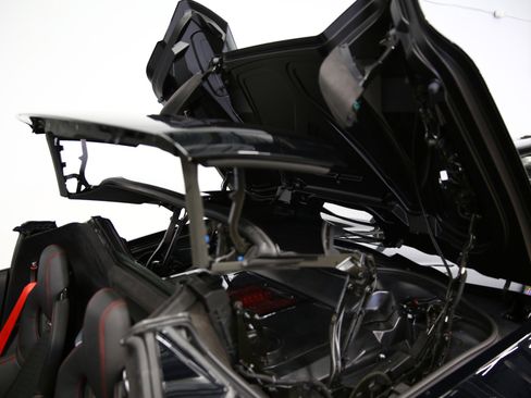 Used 2024 Chevrolet Corvette Z06 w/ Z07 Performance Package RWD image 60