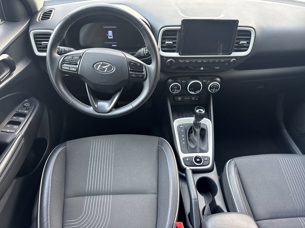 Used 2024 Hyundai Venue Limited FWD image 23