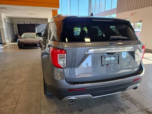 Certified 2022 Ford Explorer Limited AWD/4WD image 10