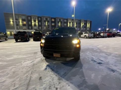 Used 2022 Chevrolet Silverado 1500 Custom Trail Boss w/ LPO, Dark Essentials Package image 3