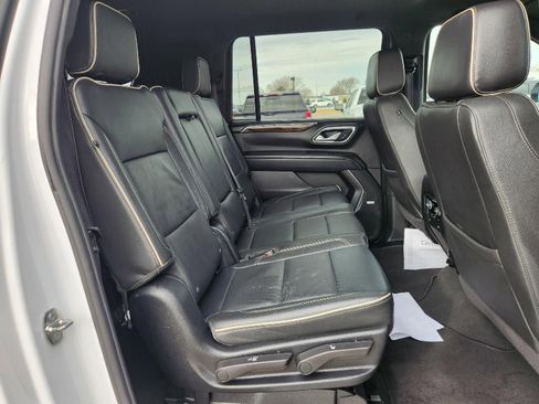 Used 2024 Chevrolet Suburban Premier image 49