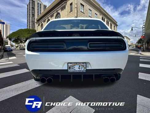Used 2018 Dodge Challenger R/T RWD image 7
