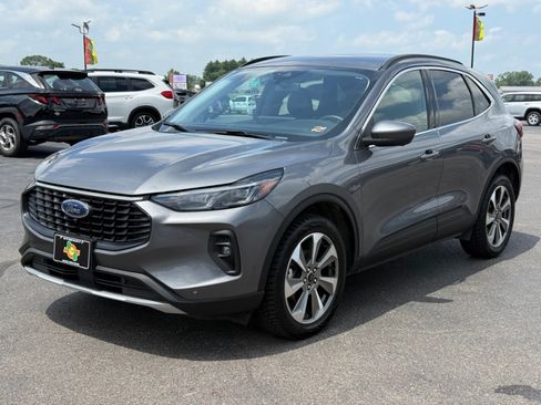 Used 2024 Ford Escape Platinum AWD/4WD image 4